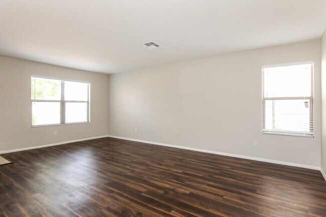 Building Photo - 11815 W Columbine Dr