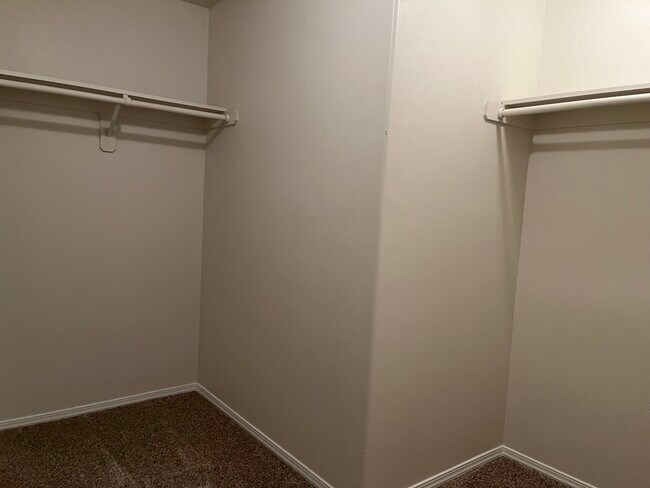 Building Photo - 1394 W Bella Oaks Way