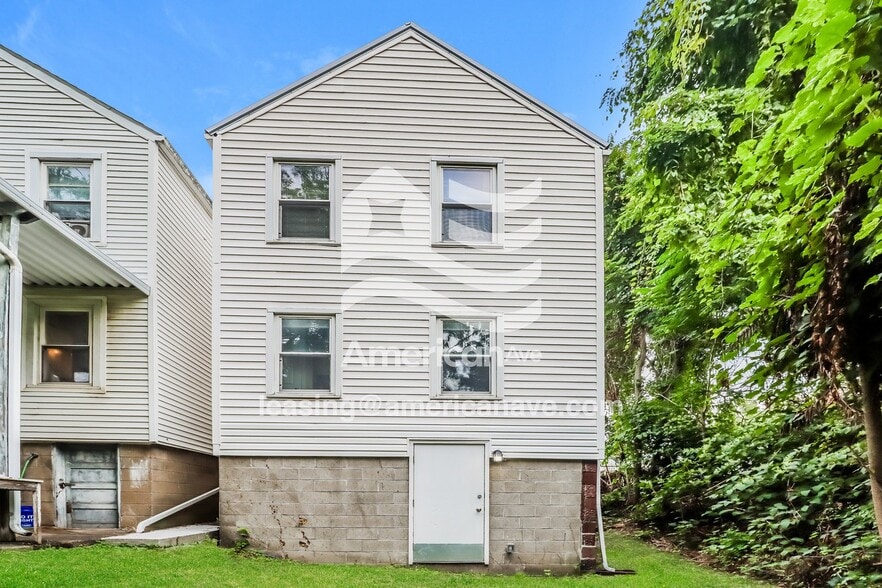 Building Photo - 235 Burton Ave