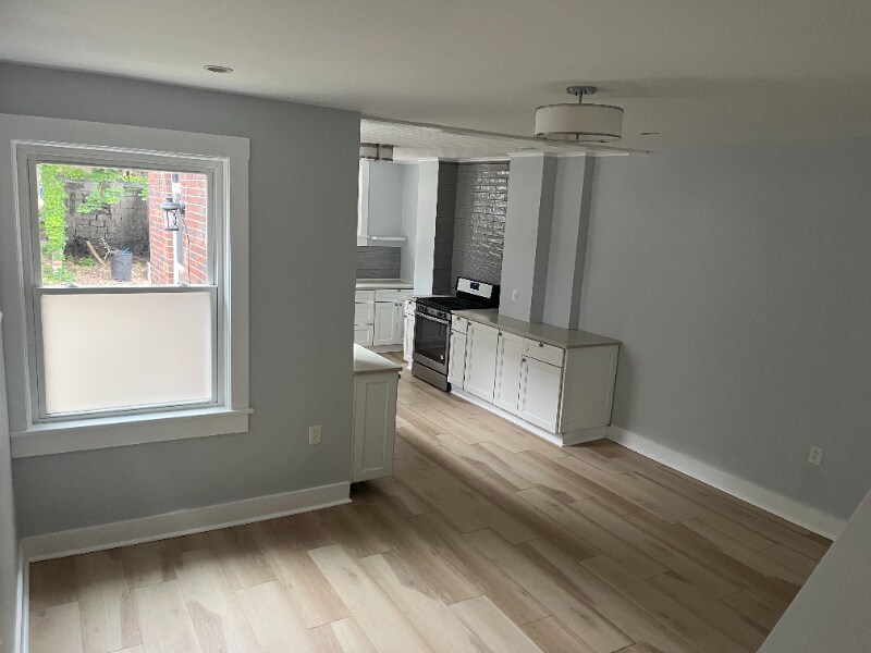Primary Photo - 1418 Mellon St