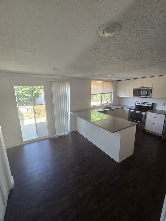 Building Photo - 1357 E 4065 S