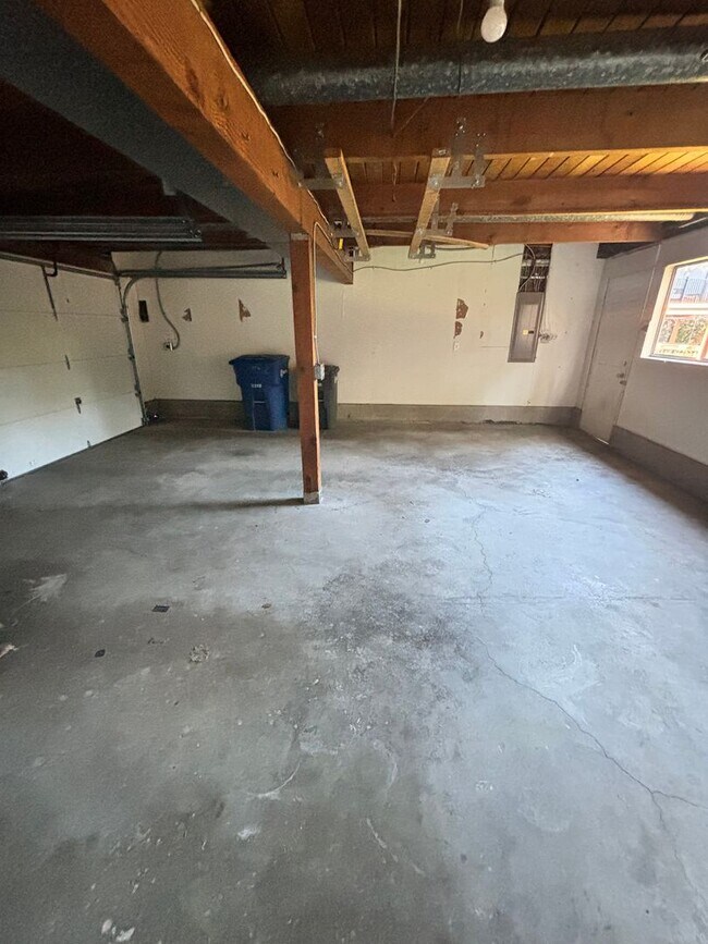Building Photo - Gorgeous 4-Bd House | Huge Deck, Huge Fenced Yard, & Bonus Room!