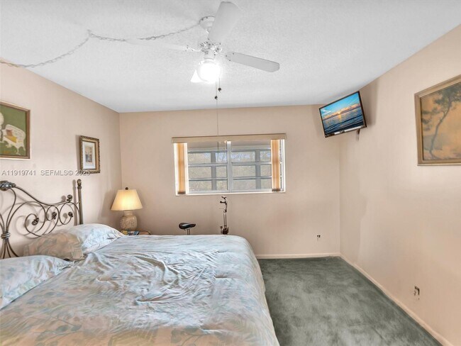 Building Photo - 5102 NW 36th St