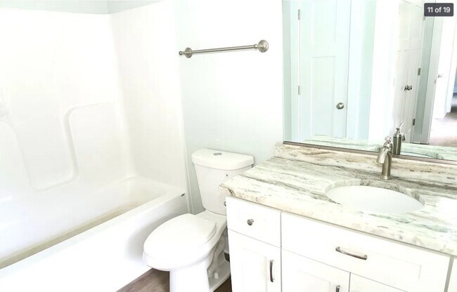 Building Photo - 16208 Pauline Ave