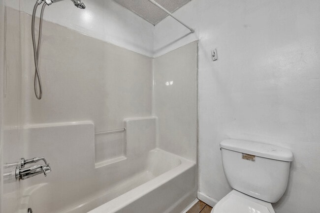 Building Photo - 805 29th St SW