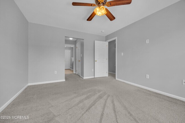 Building Photo - 10 Deepwater Cir