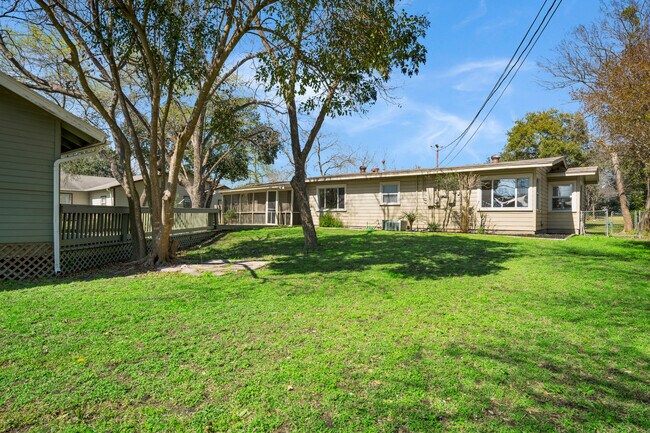 Building Photo - 336 Tuttle Rd
