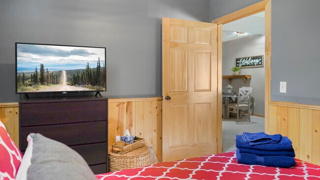 Building Photo - 15955 Bayview Dr NE