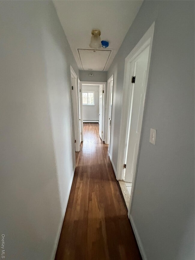 Building Photo - 28 Weir St