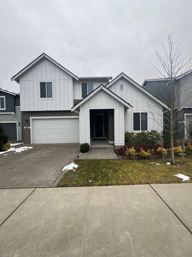 Building Photo - McCormick Village Giant! Bed/Bath on Main, Fenced Yard, Generator & More!