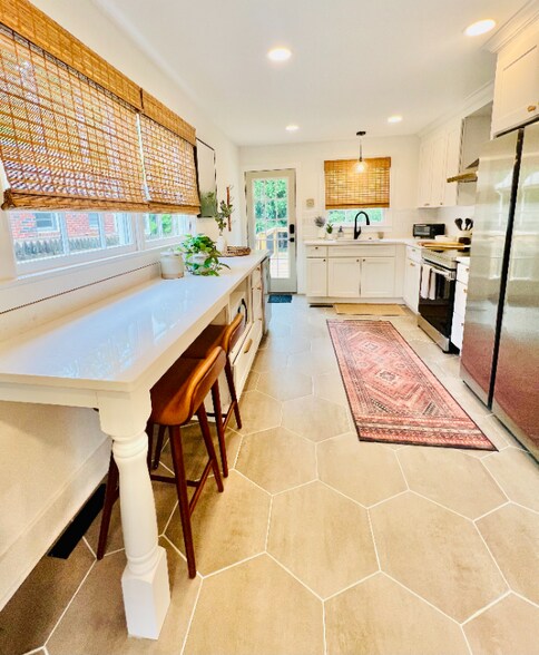 Building Photo - 707 Bellview St