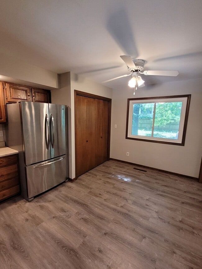Building Photo - 3 bed, 3 bath home off Chapel Hill Road