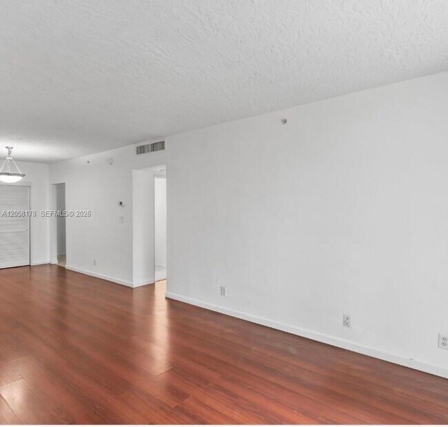 Building Photo - 3000 S Ocean Dr