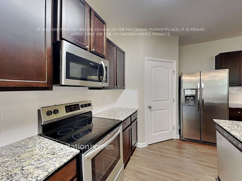 Building Photo - 956 Lilfield Ln