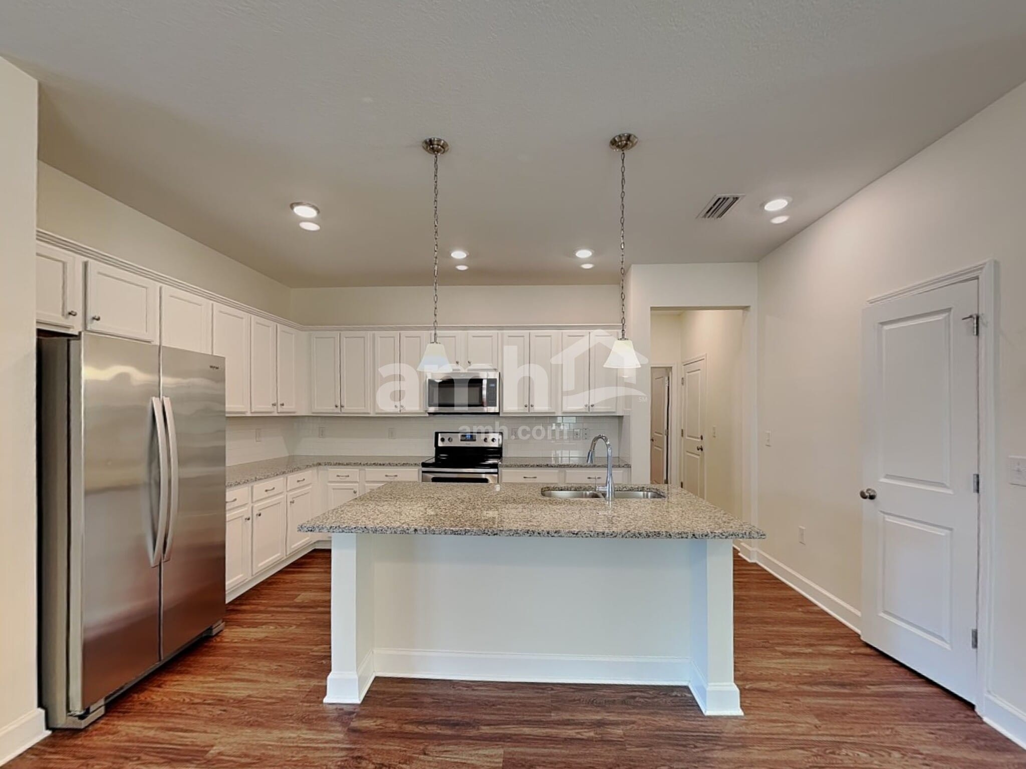 Building Photo - 524 Pine Terrace Dr