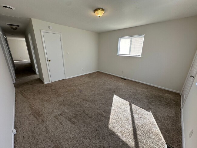 Building Photo - 4155 N Kitley Ave