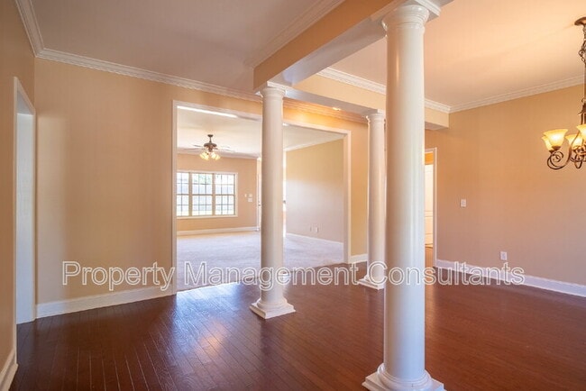 Building Photo - 178 Sarah Jane Dr