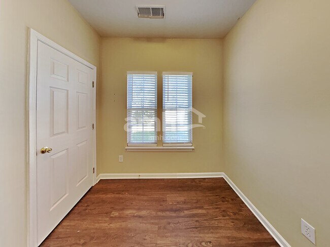 Building Photo - 116 Brewster Ct