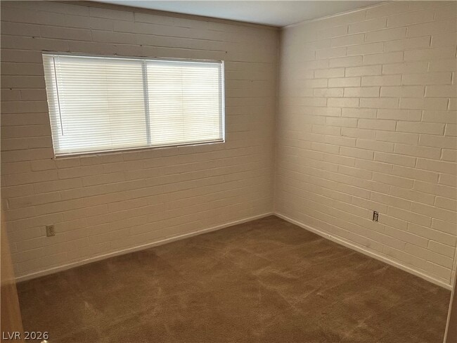 Building Photo - 820 A