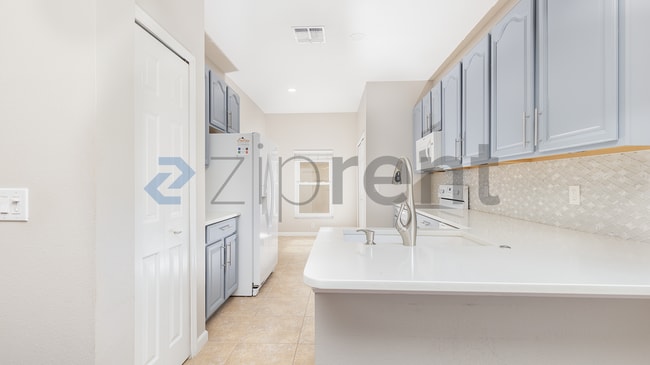 Building Photo - 16703 Cedar Crest Dr