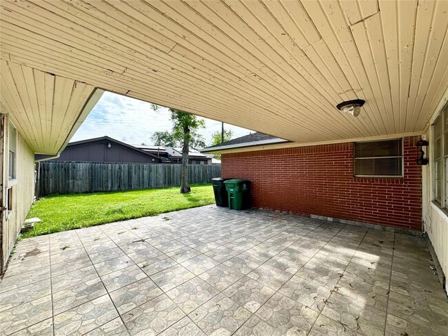Building Photo - 4303 Balcones Dr