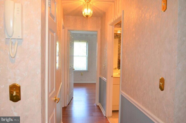 Building Photo - 818 Roundtree Pl