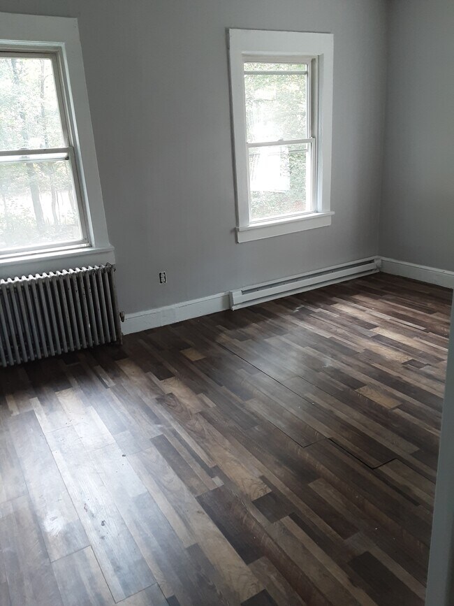 Building Photo - 46 Landfield Ave