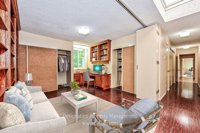 Building Photo - 3 BR 2 BA La Canada Flintridge 3 car garage
