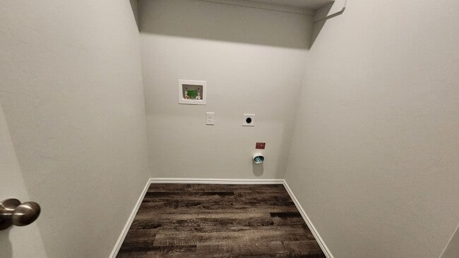 Building Photo - New Neighborhood Home - Edmond Schools