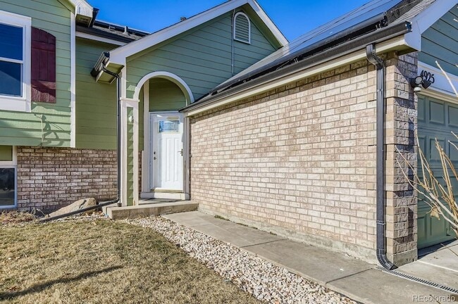 Building Photo - 4925 Freeport Wy