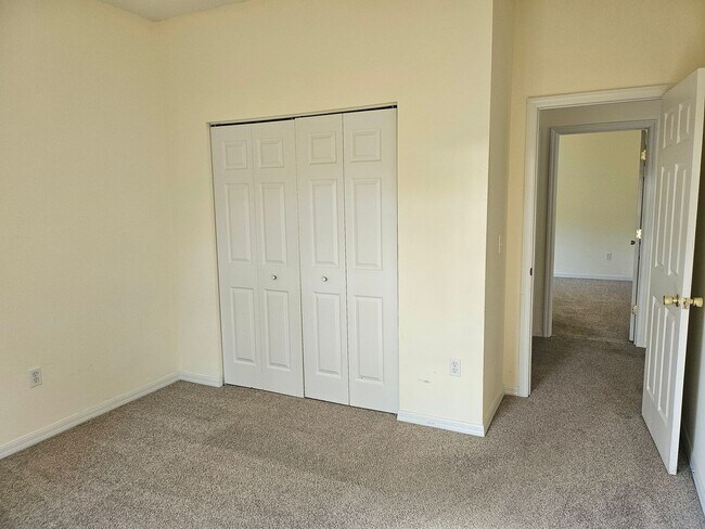 Building Photo - Newly renovated 3 bed, 2 bath home located minutes from Palm Coast dining, shopping, and the beach