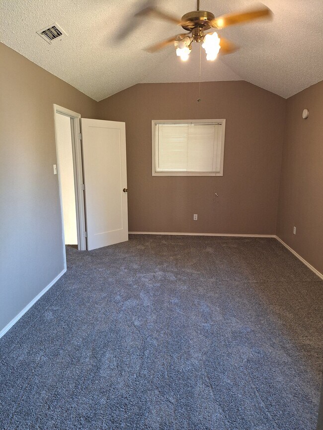Building Photo - 4525 Compass Ct