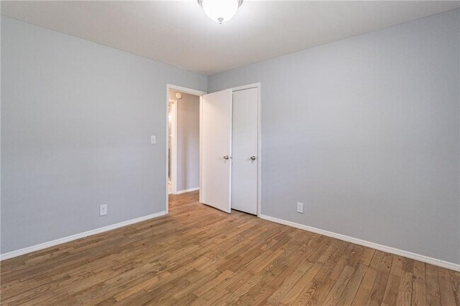 Building Photo - 1660 White Oak Way