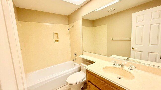 Building Photo - Charming and Move-in Ready 3BD/2.5BA, Two-Story Townhouse in Miravilla at Gale Ranch, San Ramon- ...