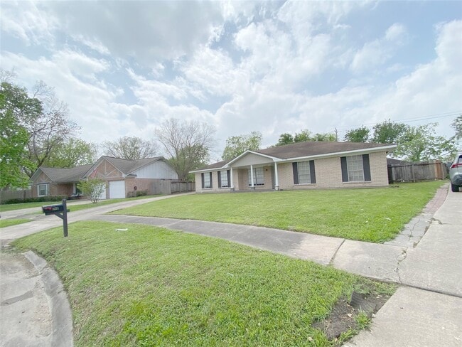 Building Photo - 8214 Riptide Dr