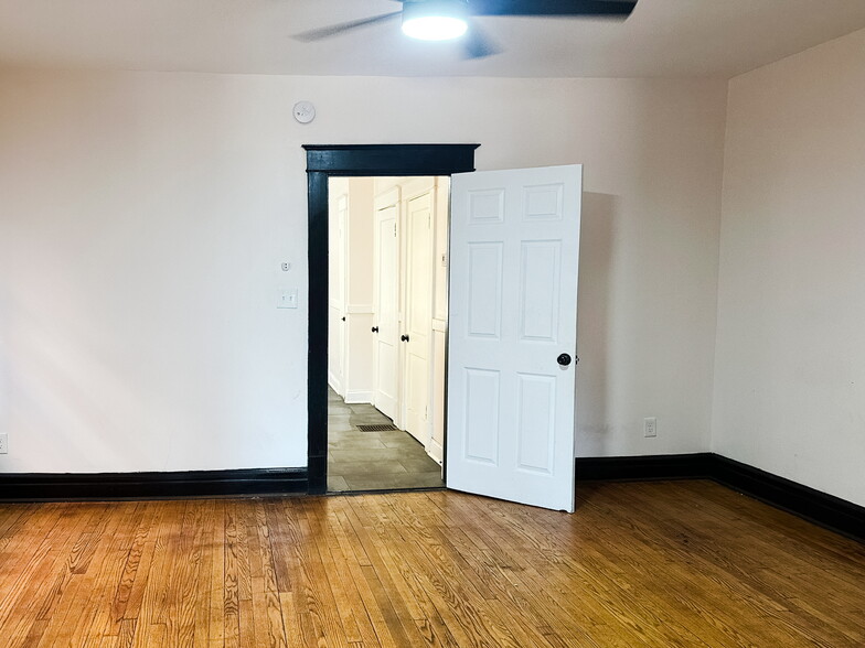 Building Photo - 2224 Miami St