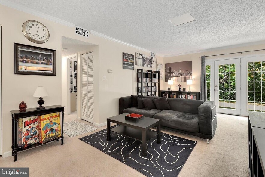 Living Room - 15520 Horseshoe Ln