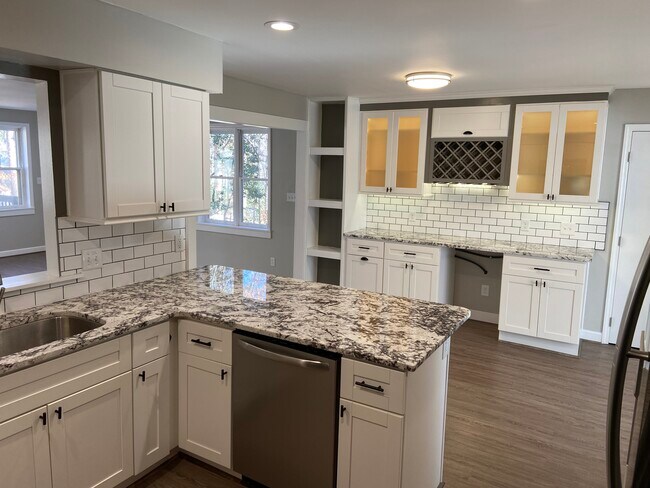 Building Photo - 1124 Theresa Ct