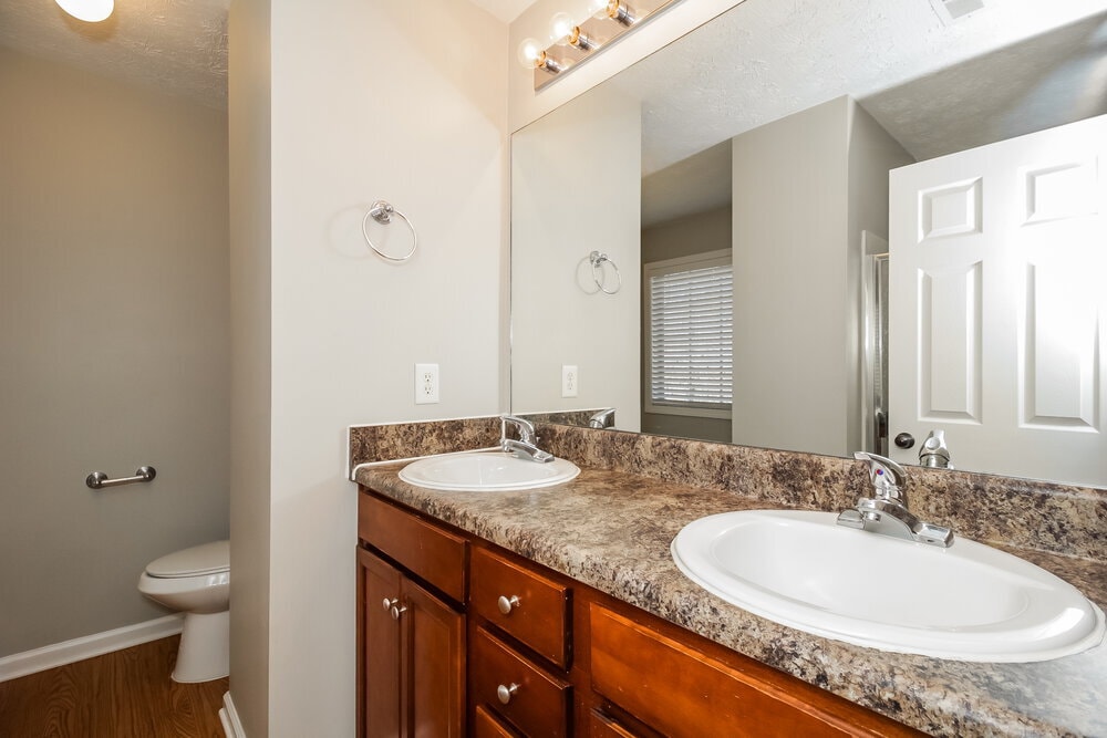 Building Photo - 97 Summer Creek Dr