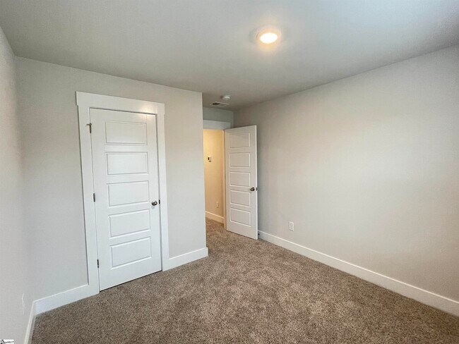Building Photo - 34 Beachley Pl