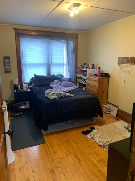 Building Photo - 409 E Cherry St