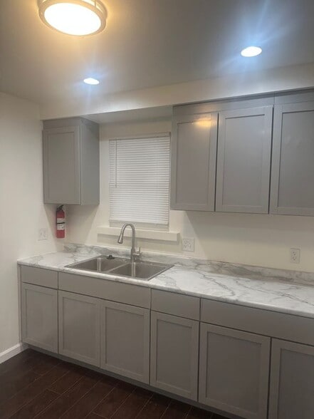 Building Photo - 27184 Lucerne Dr