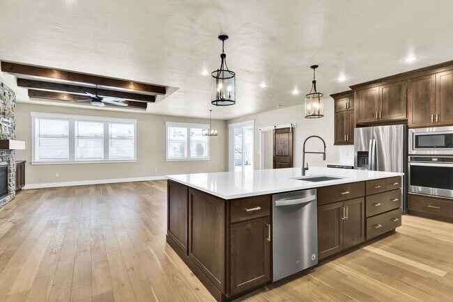 Building Photo - Coming Soon! Newer Custom built home with ...