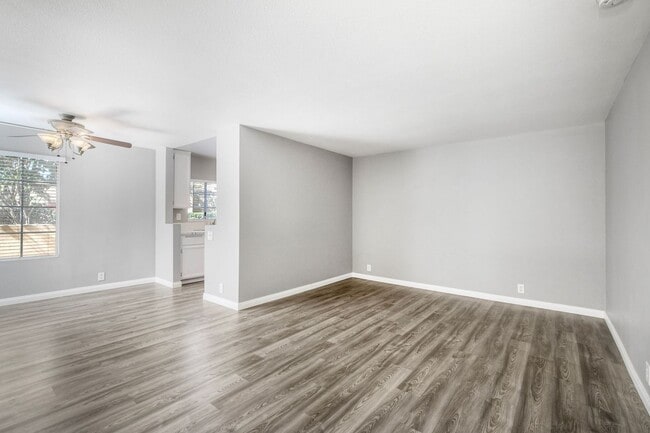 Building Photo - Bright One bedroom, one bath home in Mira Mesa!