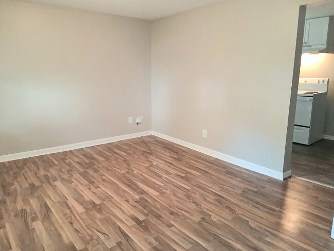 Building Photo - 3506 Kahlert Ave