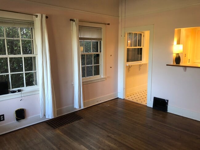 Building Photo - 3409 SE 22nd Ave