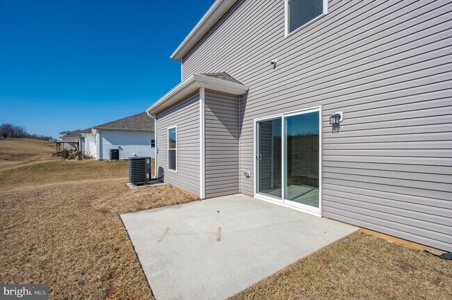 Building Photo - 9962 Roulette Dr