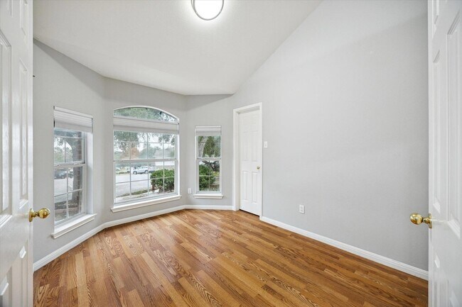 Building Photo - 101 Muscovy Ln