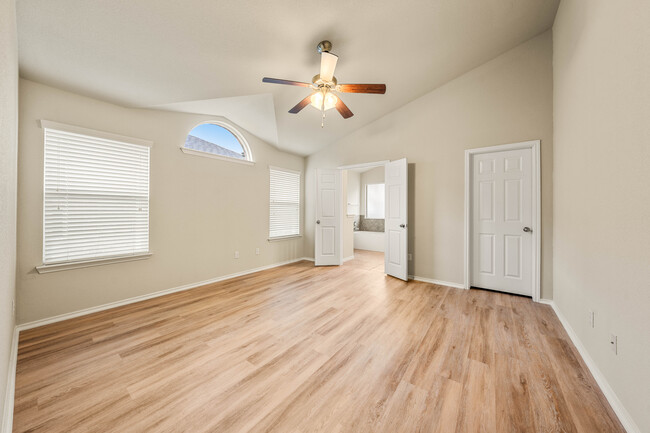 Building Photo - 6601 Cascade Dr