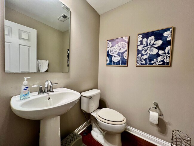 Building Photo - Executive corporate rental features community pool. Fully furnished and includes all utilities.